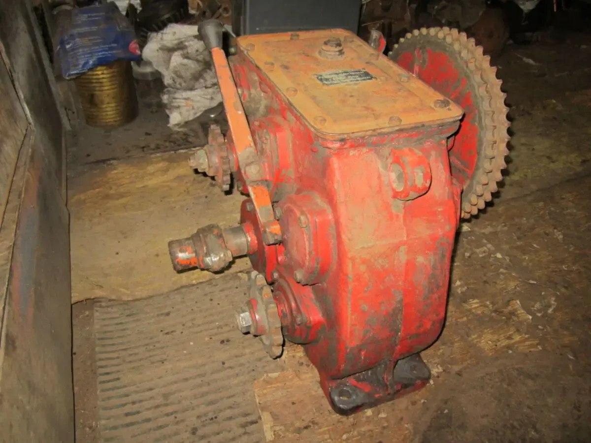 Редуктор силосного комбайна рось