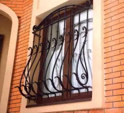 Навесы и козырьки под заказ для дома. Кованные ворота 9
