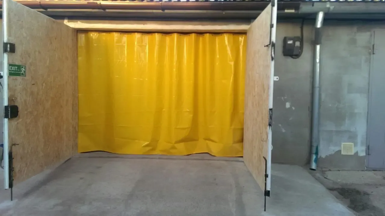 Шторы для склада из ПВХ 2