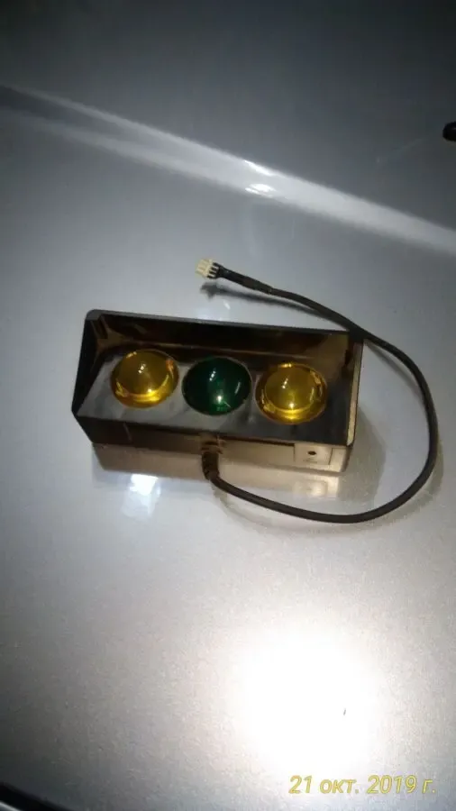 Продам блок сигнальных фонарей «свободно/занято» к таксометрам