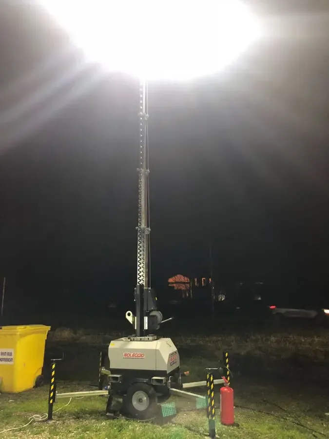 Осветительная мачта с генератором 2