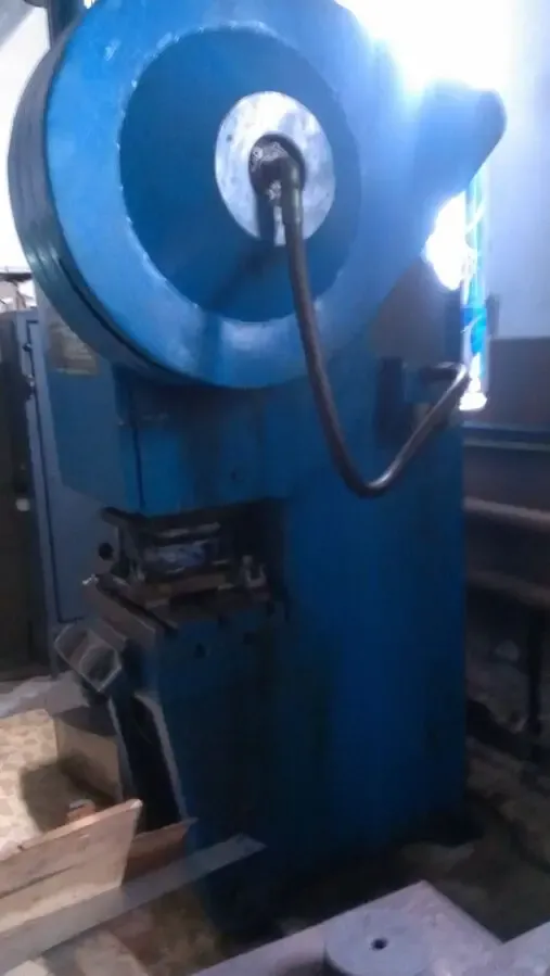 Преса однокривошипні відкриті простої  дії 3