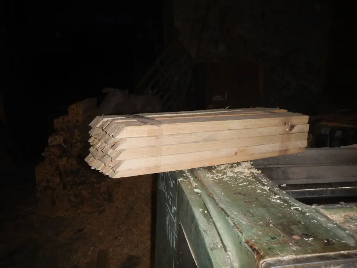 Продам геодезические разметочные колышки с острым скосом. 20*25*700. 3