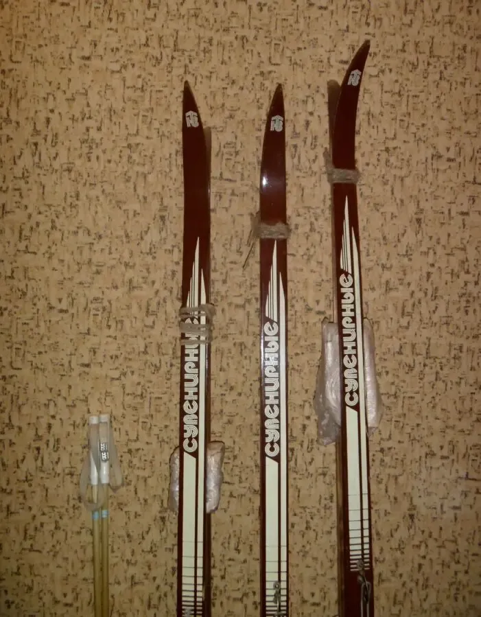 Лыжи. Длина:  199; 190 см. Б\У 3