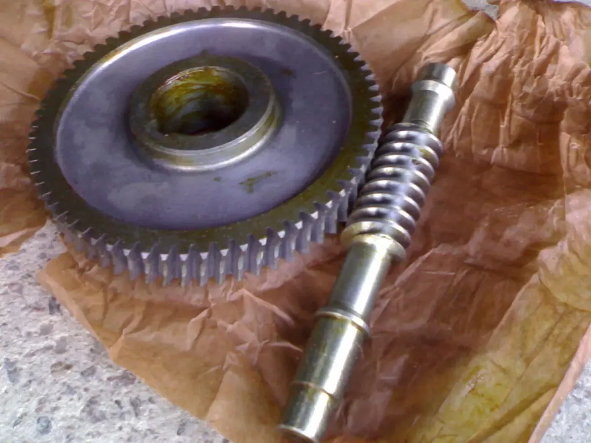 Начинка редукторов шнеків на волчок К7-ФВП-200.Ріжучий,циліндр,гайка. 5