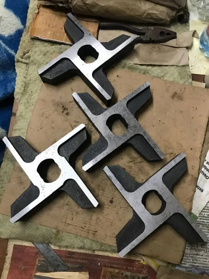 Начинка редукторов шнеків на волчок К7-ФВП-200.Ріжучий,циліндр,гайка. 9