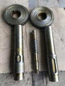 Начинка редукторов шнеків на волчок К7-ФВП-200.Ріжучий,циліндр,гайка.