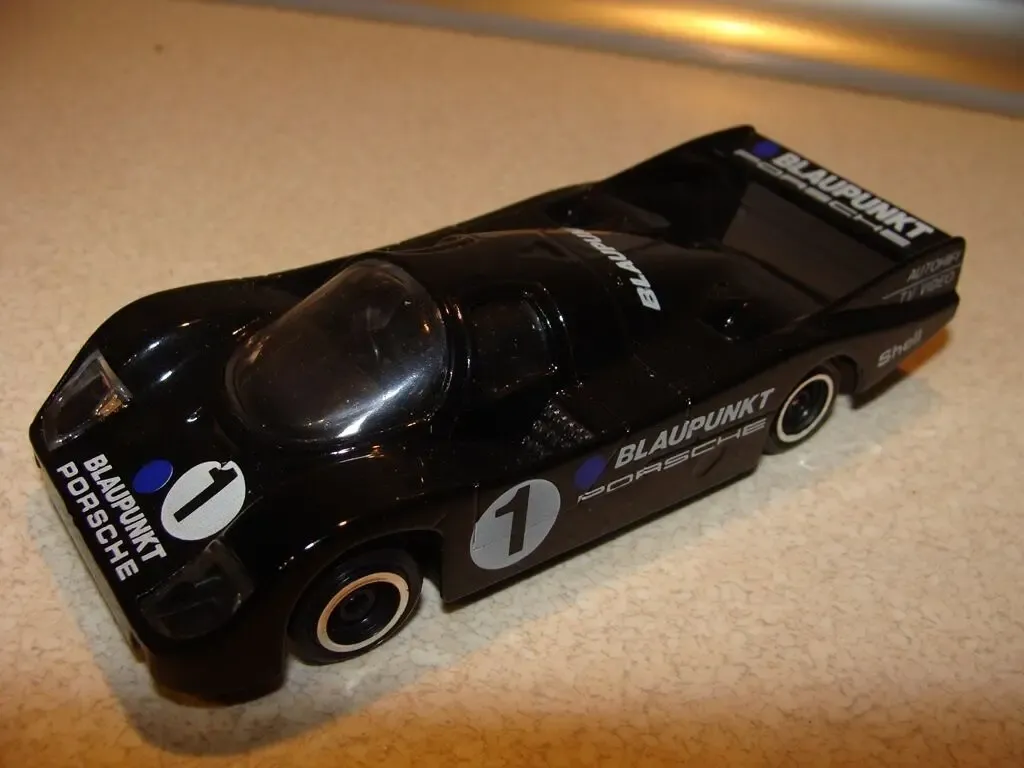 1:43 Porsche 956 CORGI 6