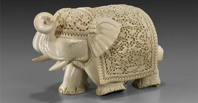 Приём: бронза, янтарь, серебро, чугун, кость 5