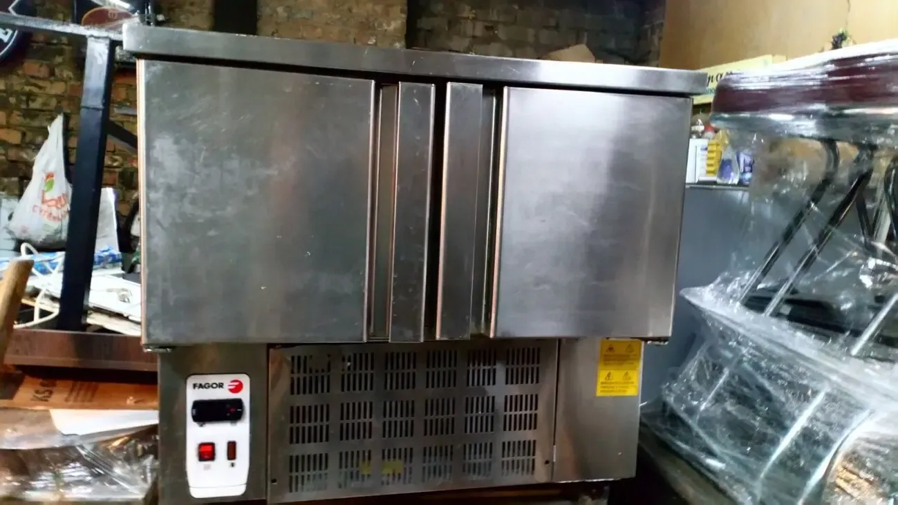 Холодильный стол Fagor, 2-х дверный