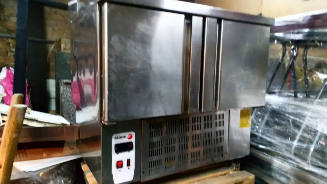 Холодильный стол Fagor, 2-х дверный 2