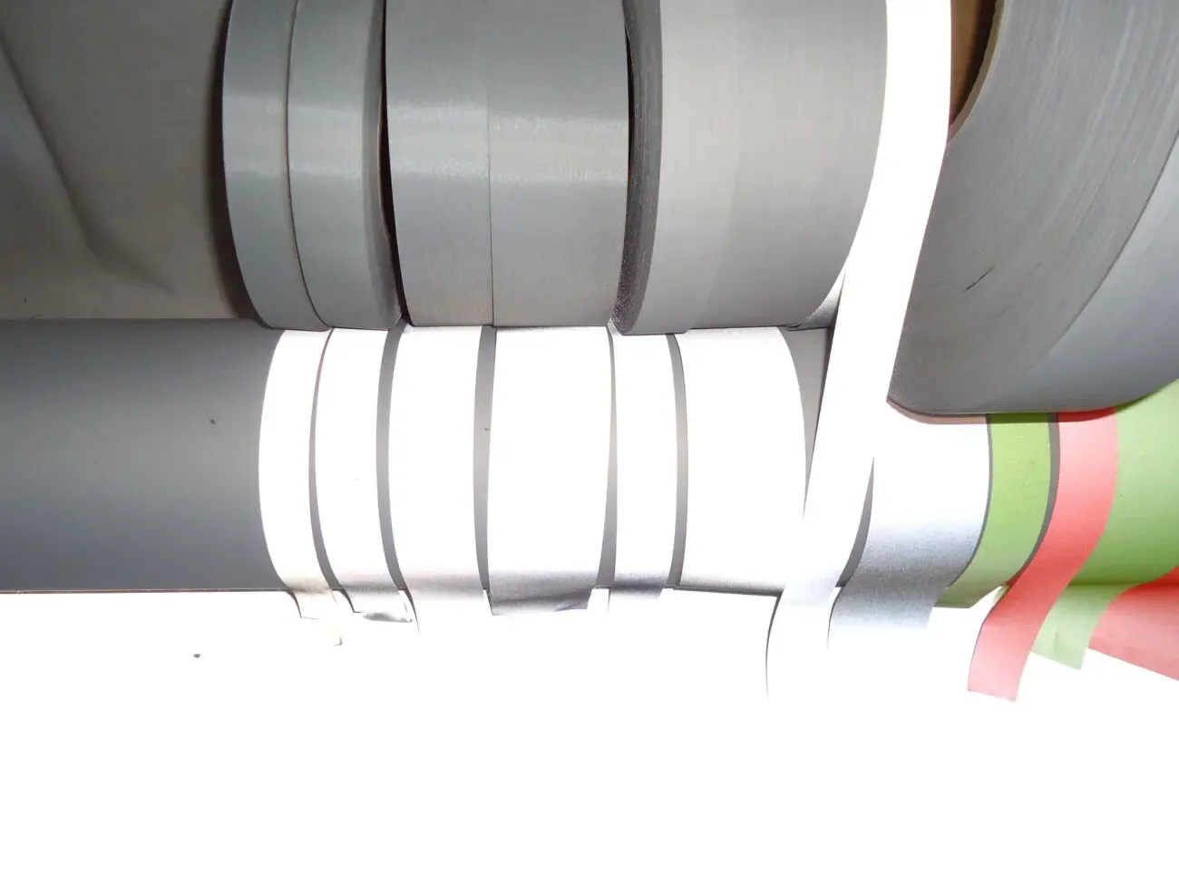 Желтая и др светоотражающие ленты,кант,ткань.Огнестойкая  лента 9