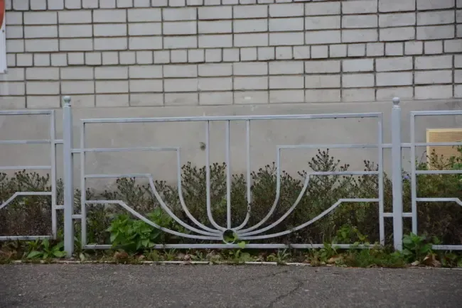 Заборы и ограждения  решетчатые. 