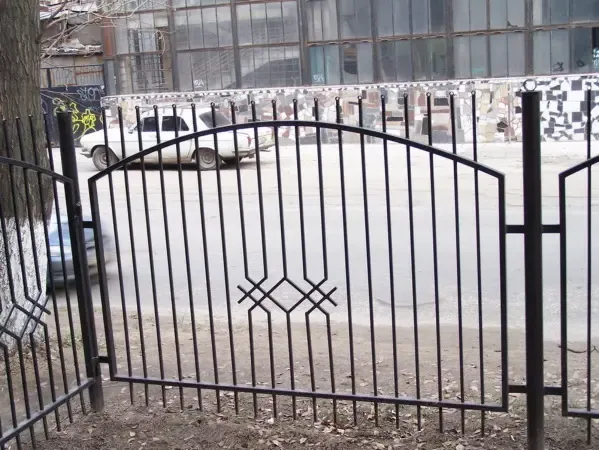 Заборы и ограждения  решетчатые. 