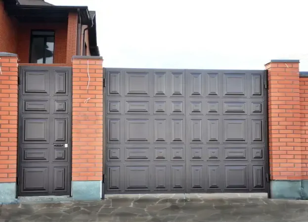 Ворота филенчатые распашные, откатные, раздвижные. Броневик Днепропетр 5