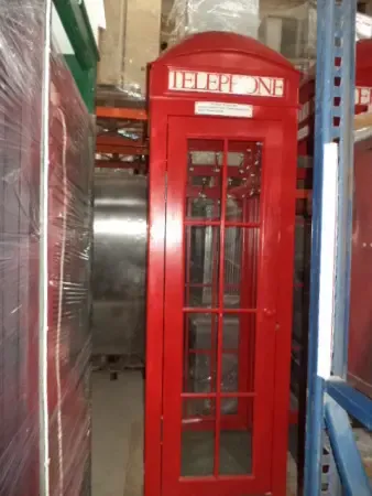 Красная телефонная будка, не новая. 2