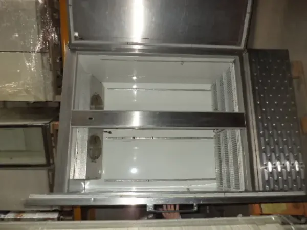 Холодильные шкафы, нержавеющ., 2-х дверн., б/у, в ассортименте. 9