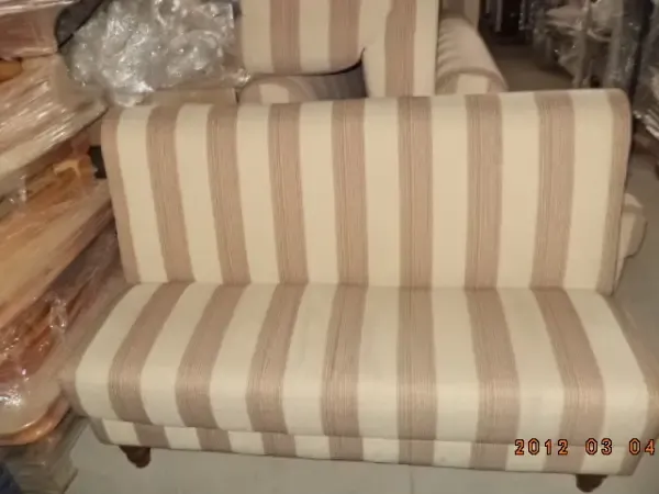 Диваны и столы, б/у в ассортименте. 2