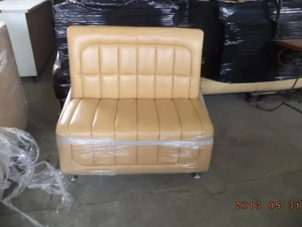 Диваны и столы, б/у в ассортименте. 6