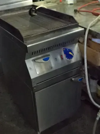 Поверхности жарочные, б/у в ассортименте. 4