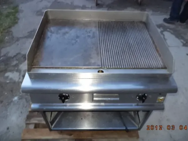 Поверхности жарочные, б/у в ассортименте.