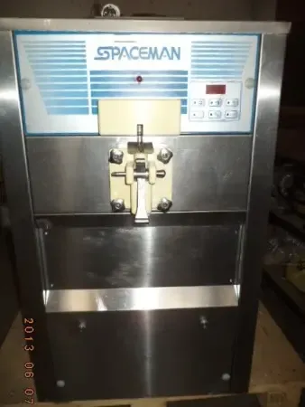 Фризер мягкого мороженого, б/у. 2