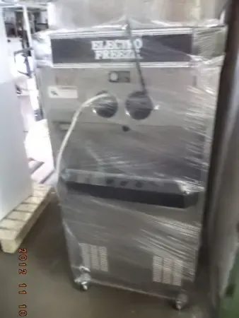 Фризер мягкого мороженого, б/у. 4