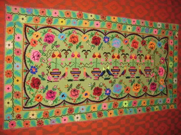 Ковер вышитый крестиком