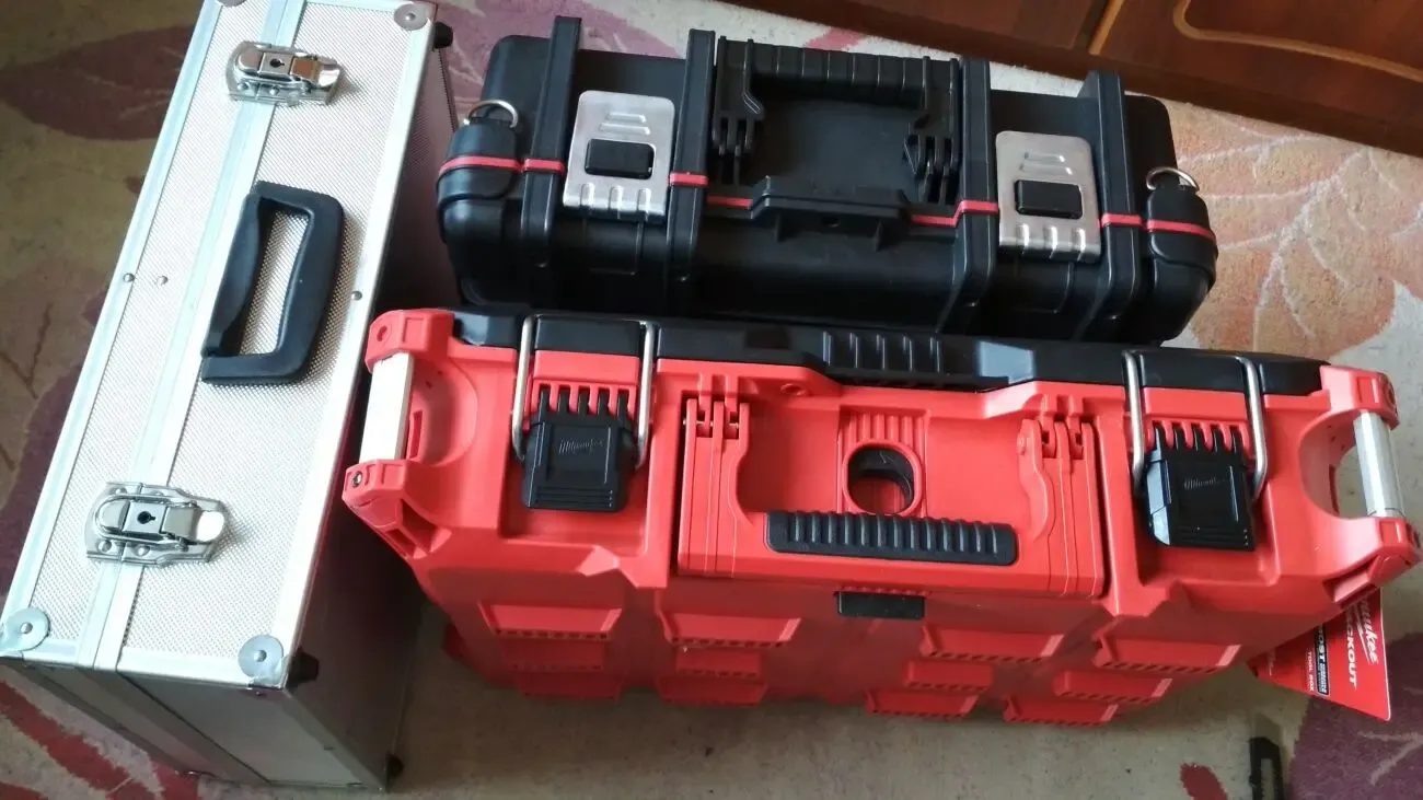 Ящики Makita, Bosch, Hilti разные. 2