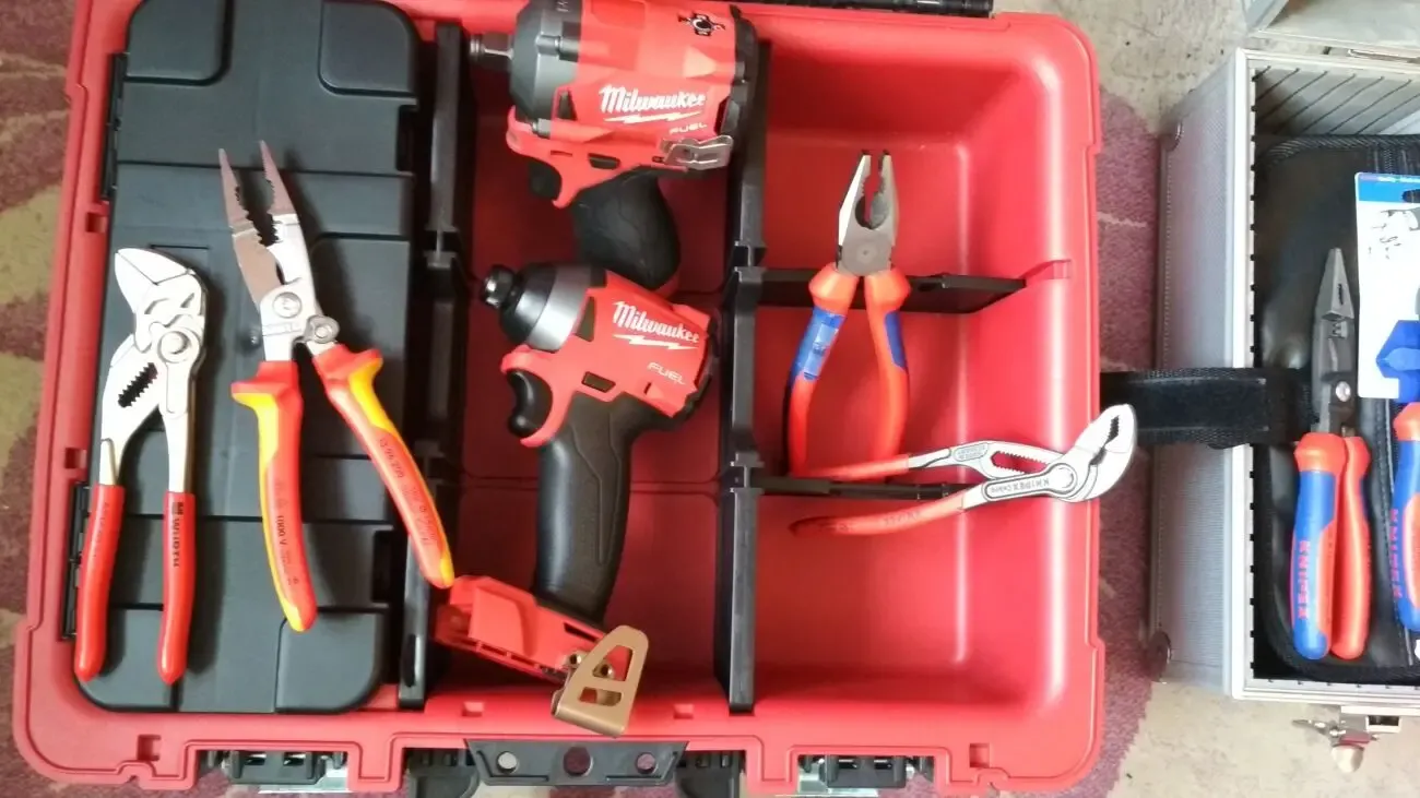 Ящики Makita, Bosch, Hilti разные. 3