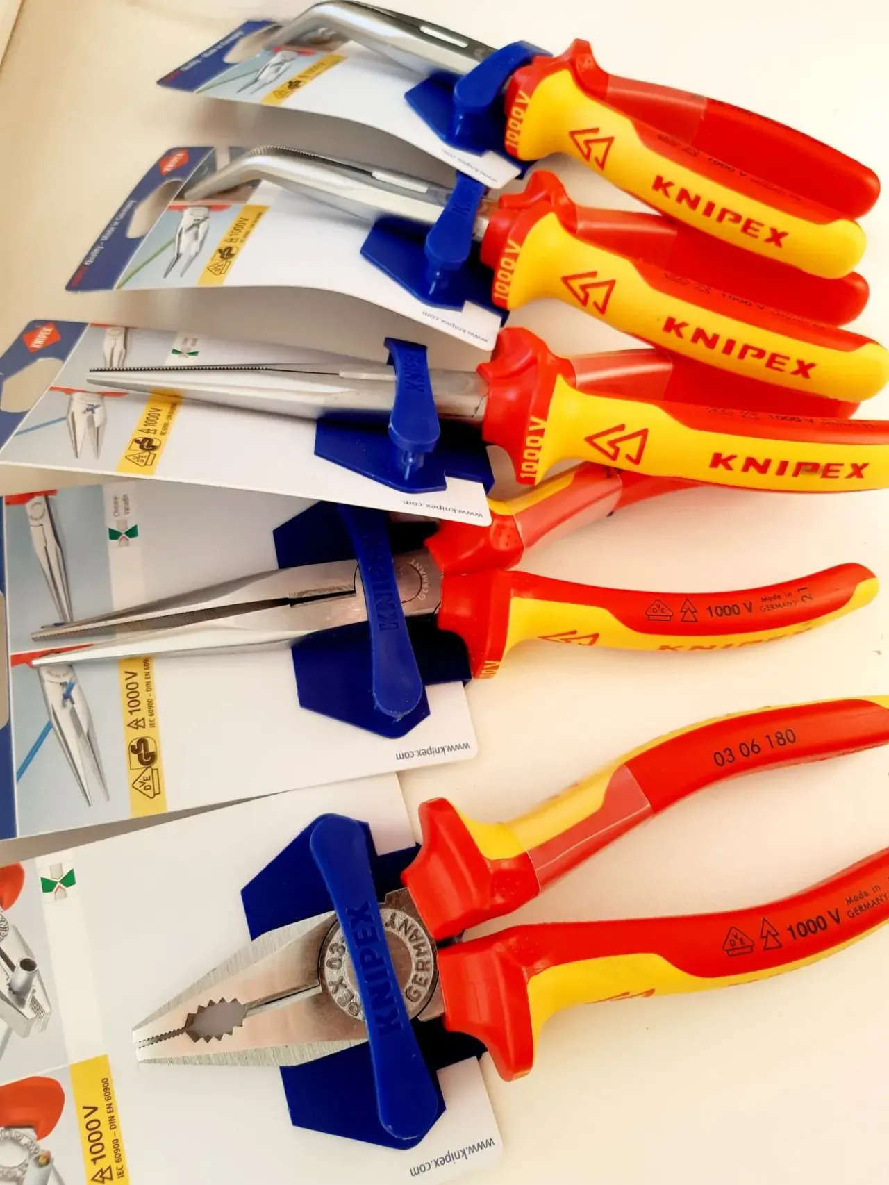 Профессиональный инструмент Knipex . 9