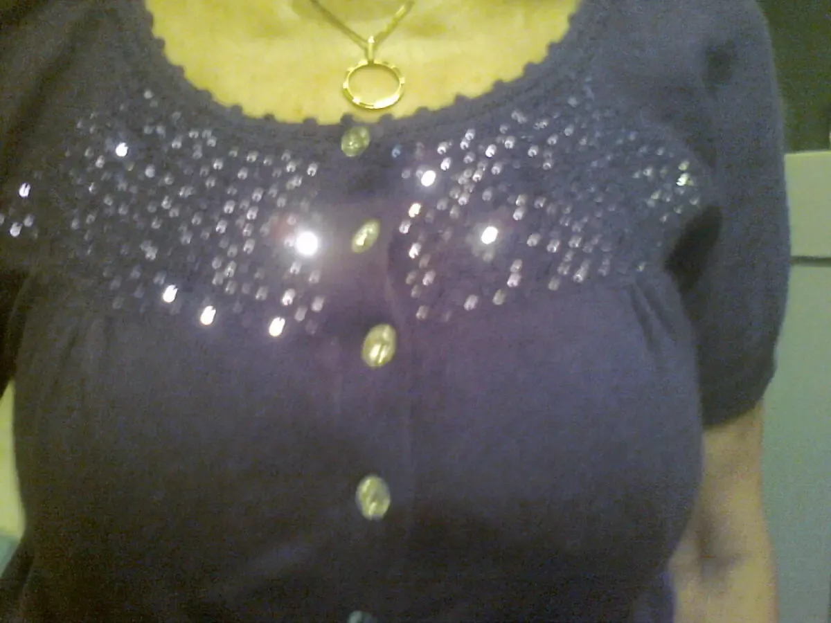 Красивая фиолетовая кофта с блеском, на пуговицах из ангоры, италия