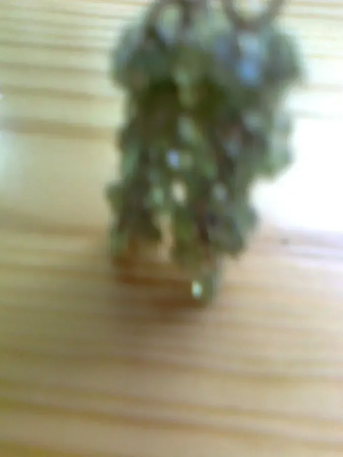 Красивые серьги из  хризолита  в виде гроздьев винограда 7