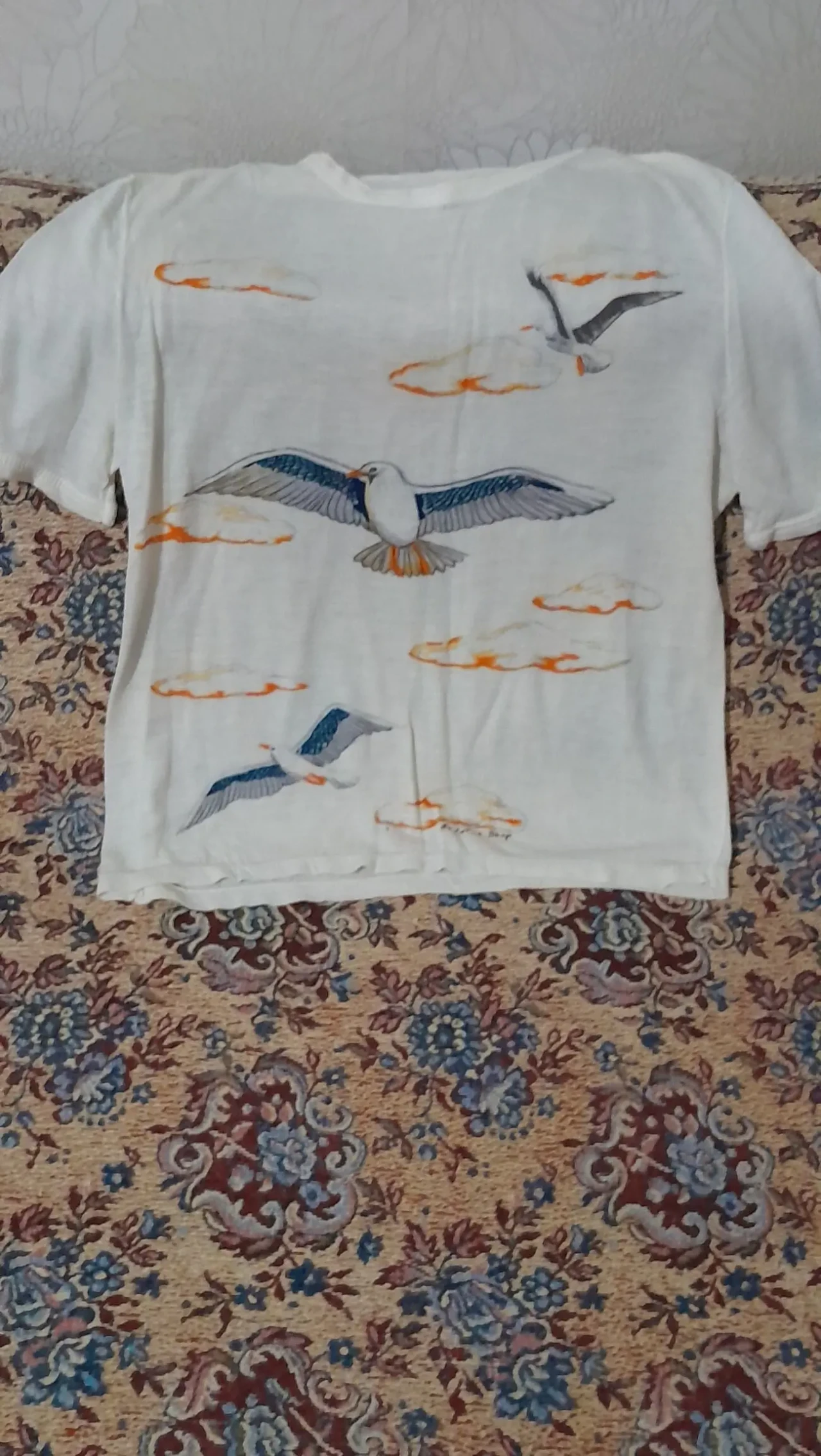 Летняя футболка  с птицами хорошего качества