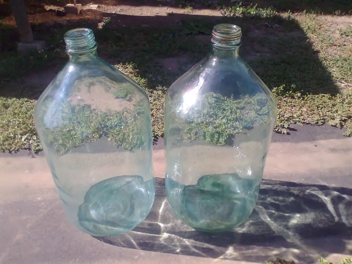 Стеклянные бутыли по 20 литров белое стекло пр-ва СССР. 2