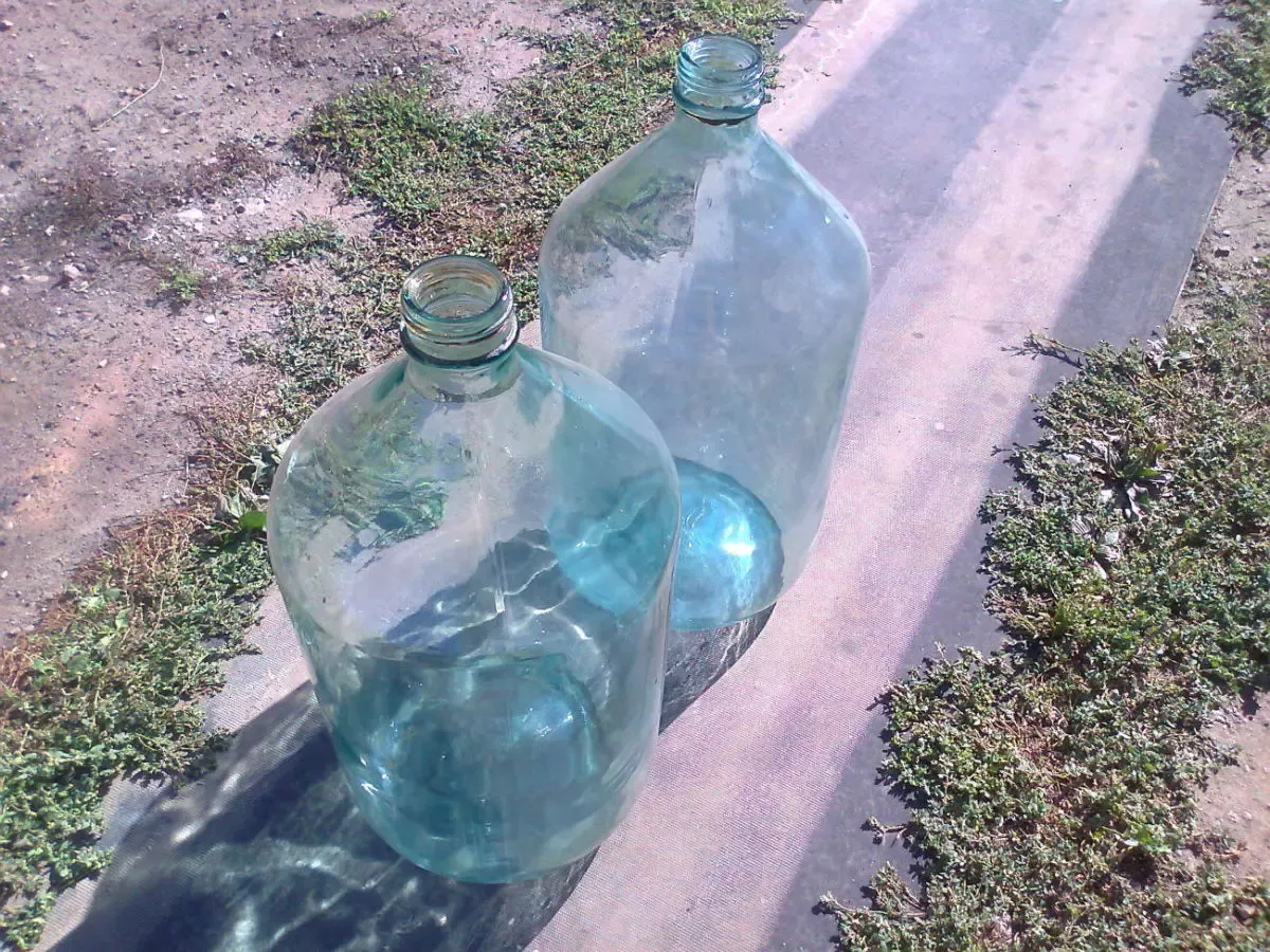 Стеклянные бутыли по 20 литров белое стекло пр-ва СССР. 4