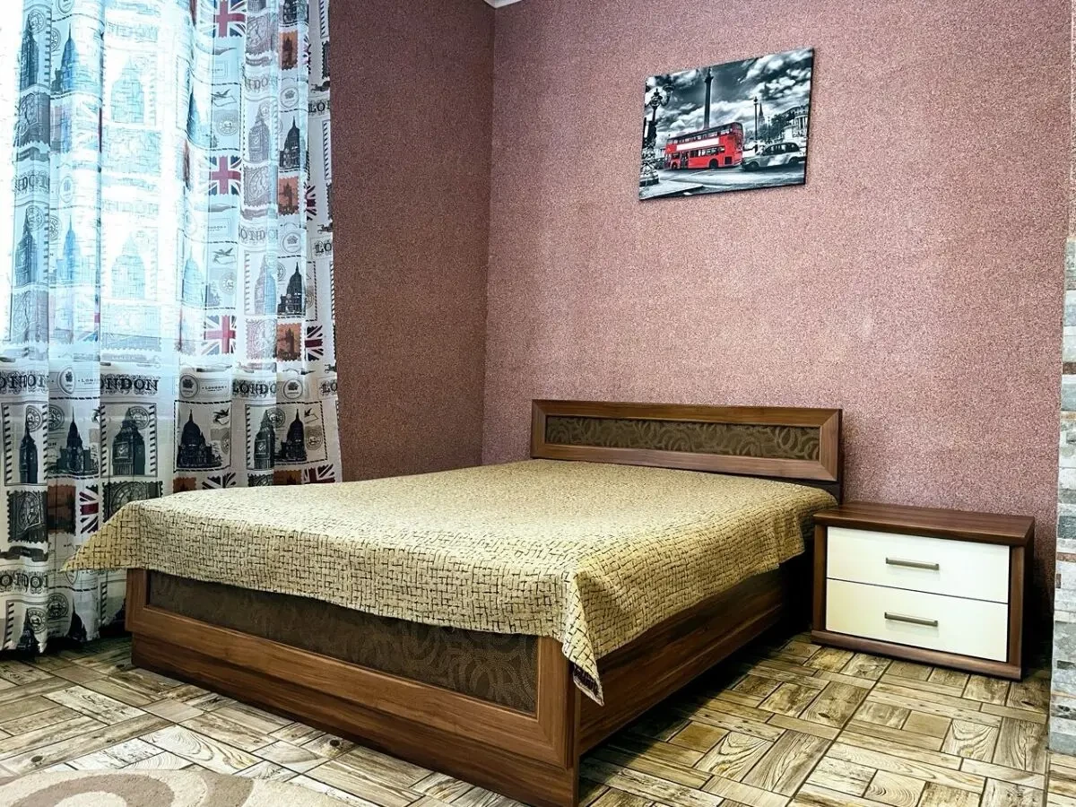 Сдаю недорого квартиру в центре 95 квартал 5