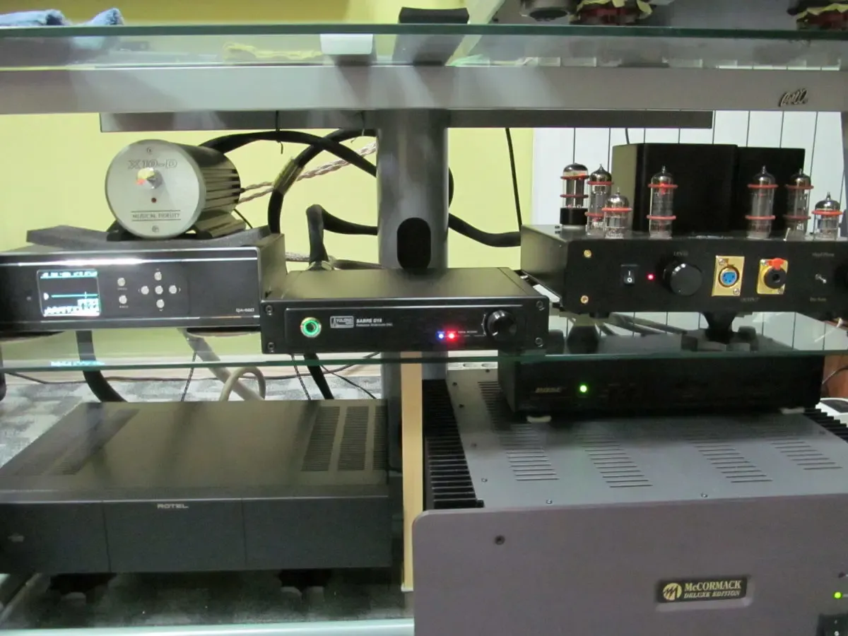 Предварительный усилитель на базе Musical Fidelity X10-D .