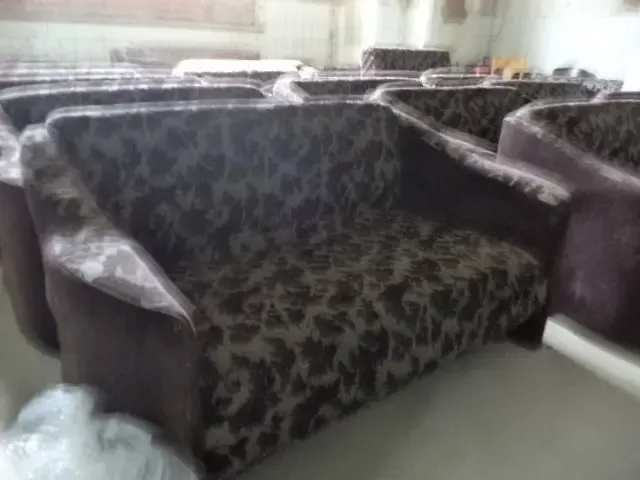 Диваны и барные табуреты, б у в хорошем состоянии. 2