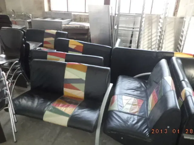 Диваны и барные табуреты, б у в хорошем состоянии. 3