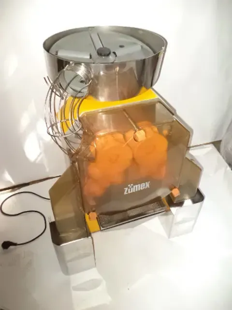 Соковыжималка Zumex, б у в рабочем состоянии. 8