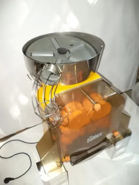 Соковыжималка Zumex, б у в рабочем состоянии. 7