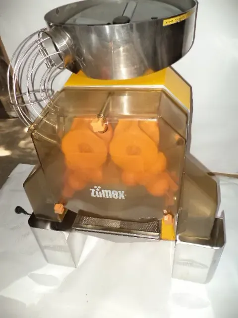 Соковыжималка Zumex, б у в рабочем состоянии.