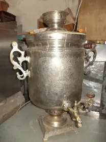 Самовар и нагреватель для чая, б у в рабочем состоянии.