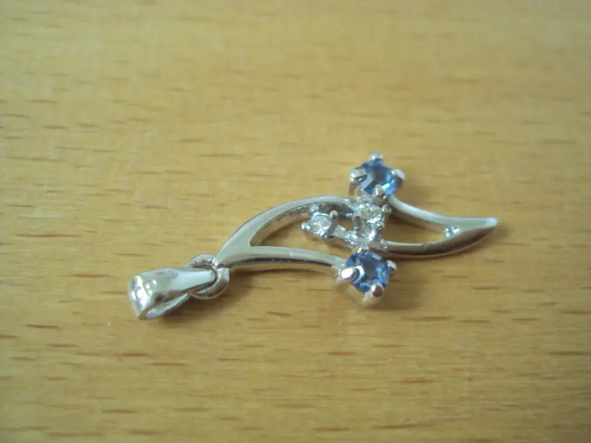 Кулон позолоченный белым золотом 2