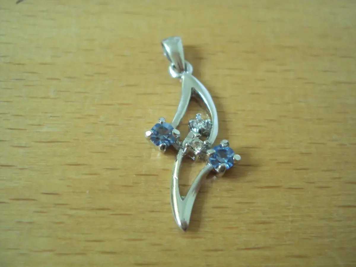 Кулон позолоченный белым золотом