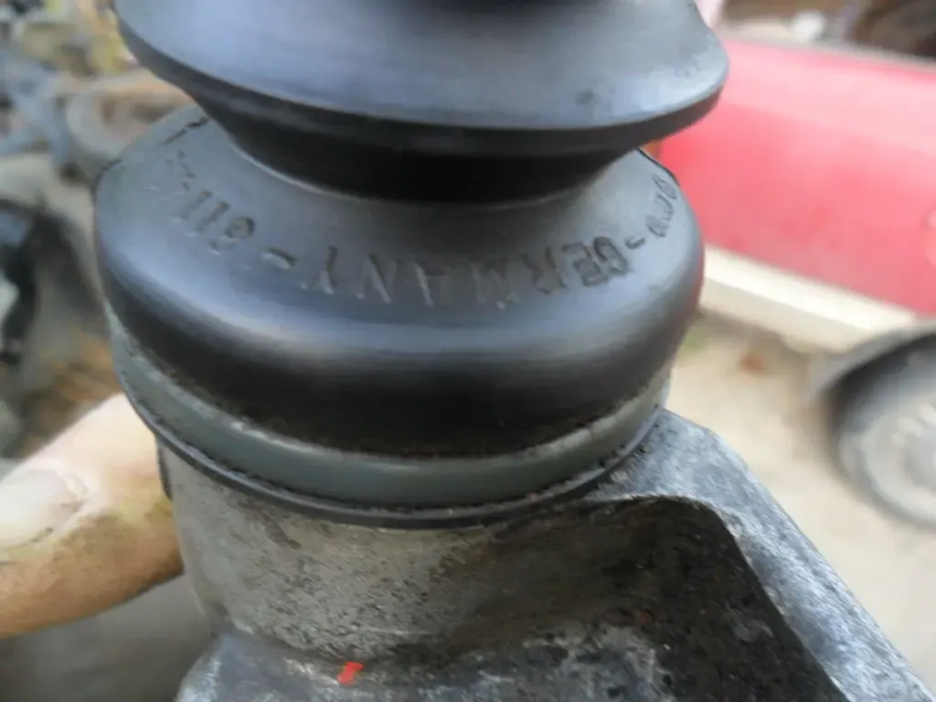 Рулевая рейка механическая Фольксваген Ауди 811419105B / 811 419 105 B 8