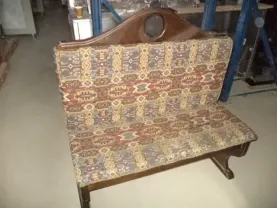 Диван двойной, б у в хорошем состоянии.