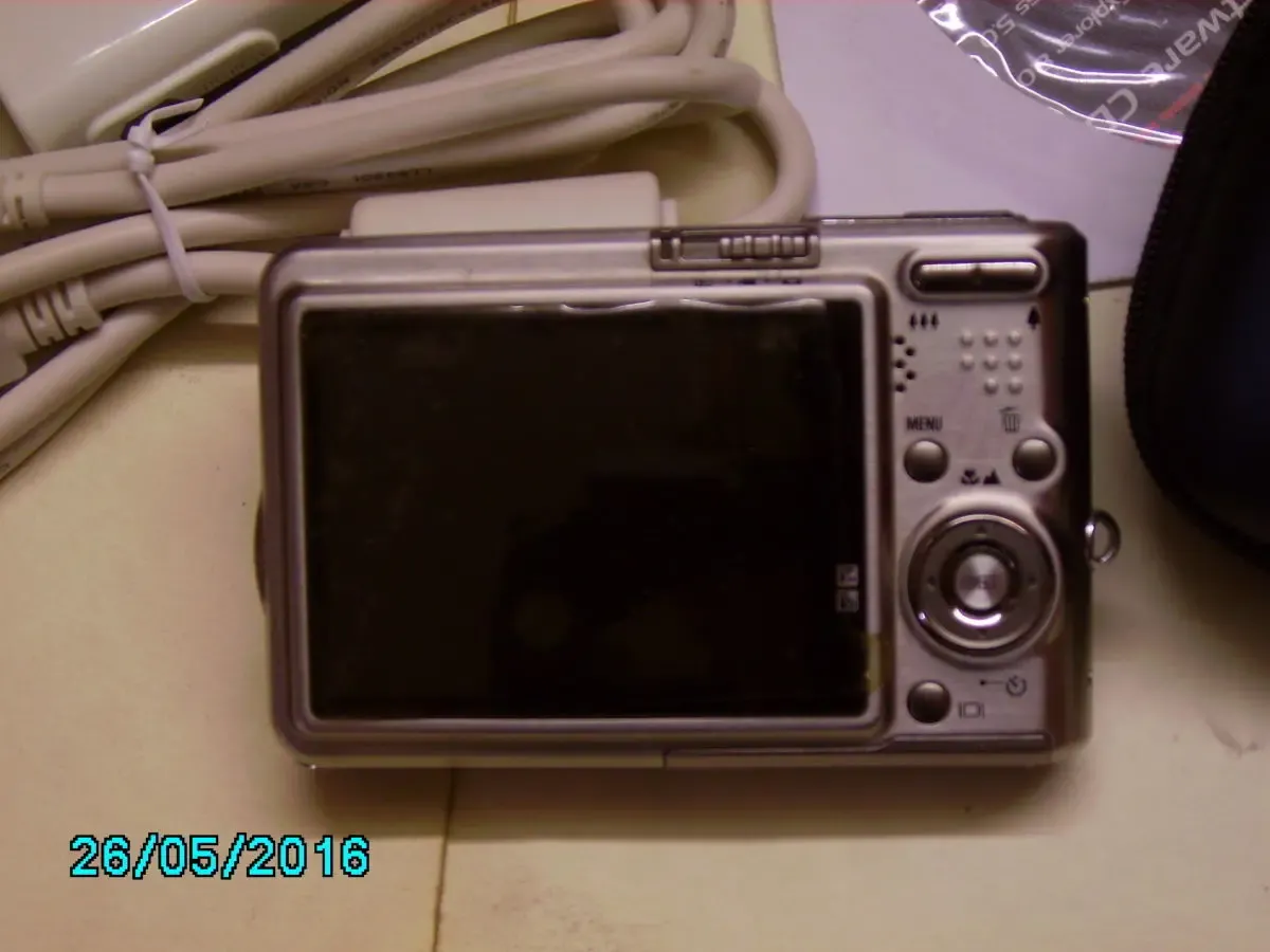 Цифровая фотокамера UFO DM-5370 9