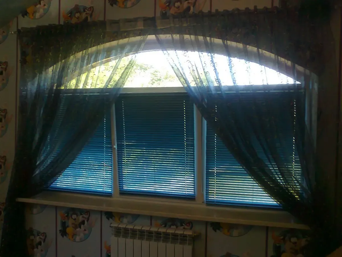 Жалюзи горизонтальные двухсторонние 9